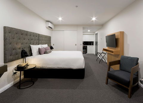 Avenue Hotel Canberra - Holiday Adelaide 3