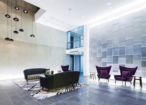 Avenue Hotel Canberra - Holiday Adelaide 1