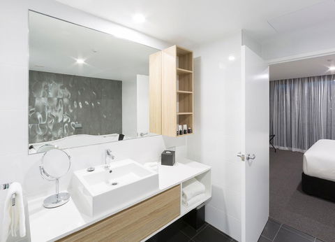 Avenue Hotel Canberra - Holiday Adelaide 11