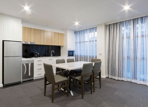 Avenue Hotel Canberra - Holiday Adelaide 9