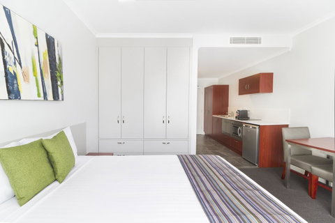 Abode Narrabundah - Holiday Adelaide 14