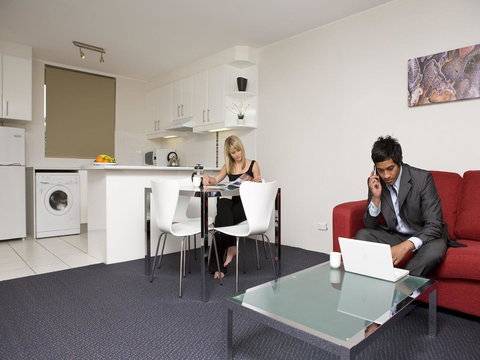 Manuka Park Serviced Apartments - Holiday Adelaide 13