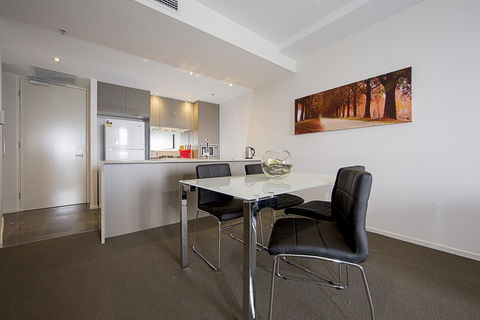 Manhattan 303 Canberra City ACT - Holiday Adelaide 15