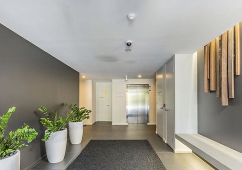 Modern Executive Apt@Barton*1BR*WiFi*Gym*Secure Parking*Canberra - Holiday Adelaide 16