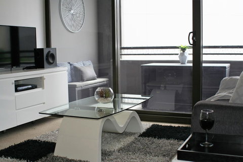 Modern Executive Apt@Barton*1BR*WiFi*Gym*Secure Parking*Canberra - Holiday Adelaide 8