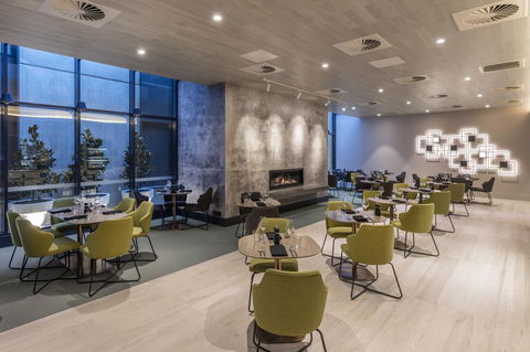 Deco Hotel Canberra - Holiday Adelaide 1
