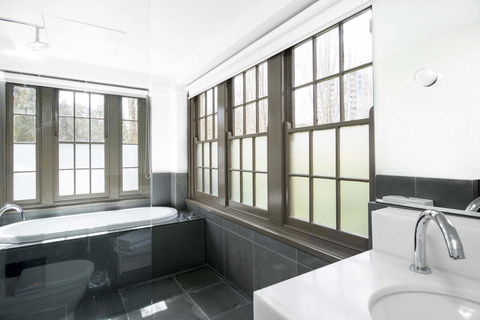 Peppers Gallery Hotel - Holiday Adelaide 10