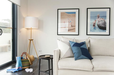 Mollymook Beachfront Penthouse 9 - Holiday Adelaide 8