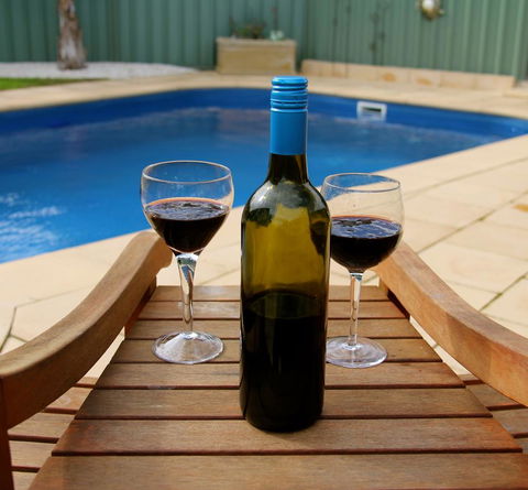 Lure Bed And Breakfast - Holiday Adelaide 10