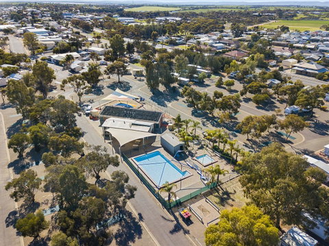 Port Broughton Tourist Park - Holiday Adelaide 9
