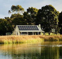 The Lake House Retreat - Holiday Adelaide