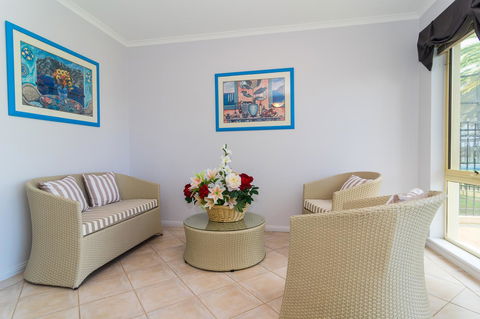 Port Adelaide Harbourside House - Holiday Adelaide 4