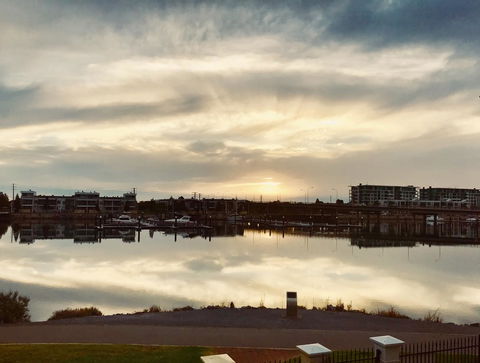 Port Adelaide Harbourside House - Holiday Adelaide 1