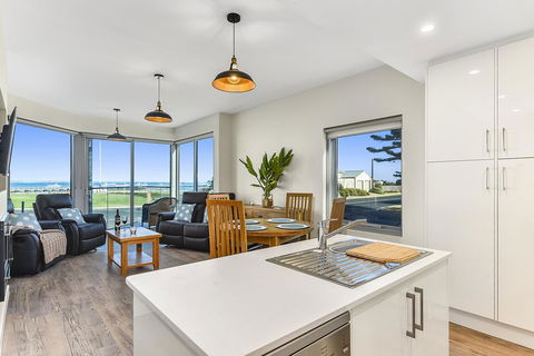 Bonnies Of Beachport - Holiday Adelaide 13