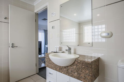 Marina Hotel - Holiday Adelaide 5
