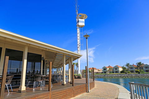Marina Hotel - Holiday Adelaide 36