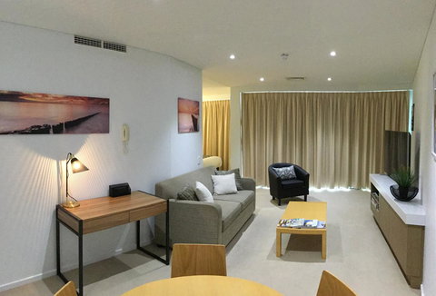 Wallaroo Marina Waterfront Luxe Apartment - Holiday Adelaide 5