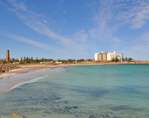 Wallaroo Marina Waterfront Luxe Apartment - Holiday Adelaide 3