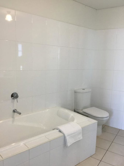 Wallaroo Marina Waterfront Luxe Apartment - Holiday Adelaide 19