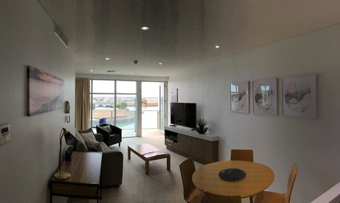 Wallaroo Marina Waterfront Luxe Apartment - Holiday Adelaide 1