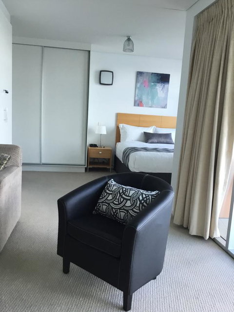 Wallaroo Marina Waterfront Luxe Apartment - Holiday Adelaide 13