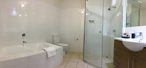 Wallaroo Marina Waterfront Luxe Apartment - Holiday Adelaide 17