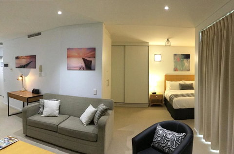 Wallaroo Marina Waterfront Luxe Apartment - Holiday Adelaide 8