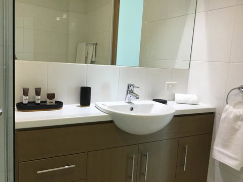 Wallaroo Marina Waterfront Luxe Apartment - Holiday Adelaide 18