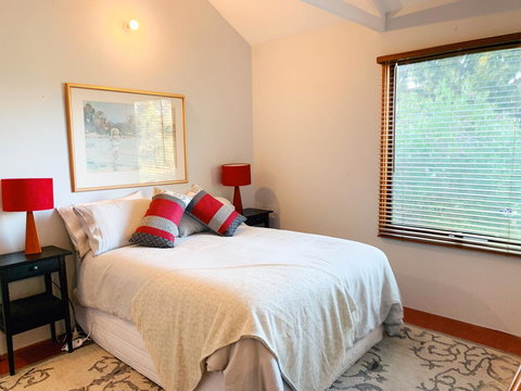 Lost In The Vines - Holiday Adelaide 3