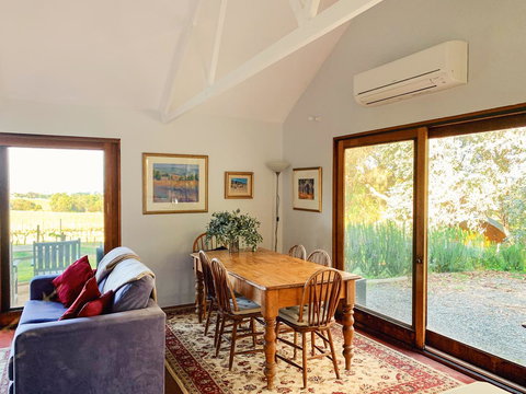 Lost In The Vines - Holiday Adelaide 6