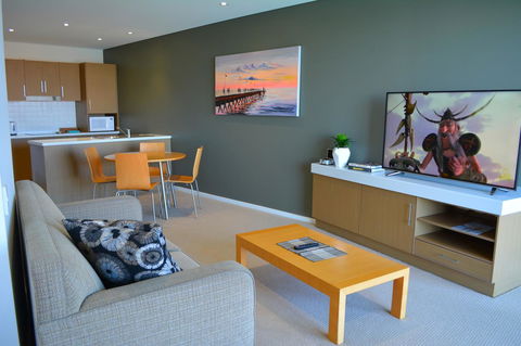 Wallaroo Marina Luxury Apartment - Holiday Adelaide 9