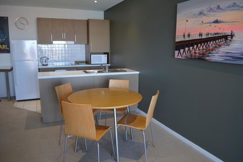 Wallaroo Marina Luxury Apartment - Holiday Adelaide 19