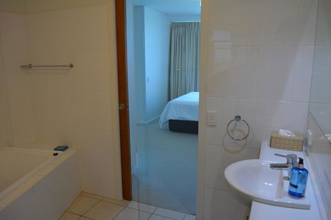 Wallaroo Marina Luxury Apartment - Holiday Adelaide 20