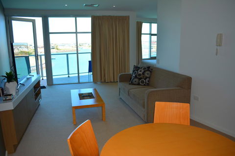 Wallaroo Marina Luxury Apartment - Holiday Adelaide 5