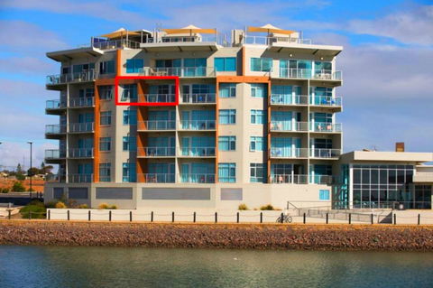 Wallaroo Marina Luxury Apartment - Holiday Adelaide 0
