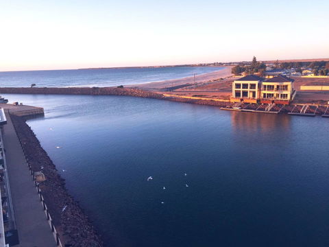 Wallaroo Marina Luxury Apartment - Holiday Adelaide 25