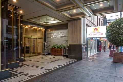 Hotel Grand Chancellor Adelaide - Holiday Adelaide 0