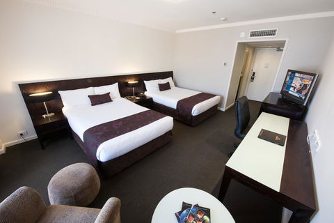 Hotel Grand Chancellor Adelaide - Holiday Adelaide 1