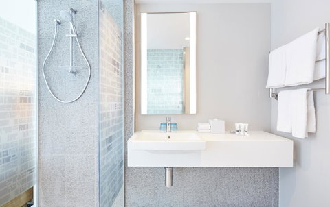 Holiday Inn Express Adelaide City Centre, An IHG Hotel - Holiday Adelaide 4