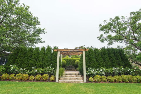 S T U D I O 22 Peaceful Retreat With Garden Views - Holiday Adelaide 10