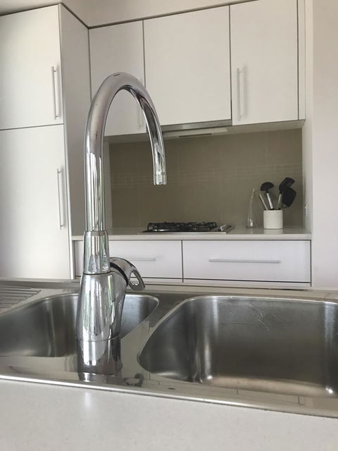 S T U D I O 22 Peaceful Retreat With Garden Views - Holiday Adelaide 7