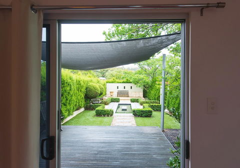 S T U D I O 22 Peaceful Retreat With Garden Views - Holiday Adelaide 12