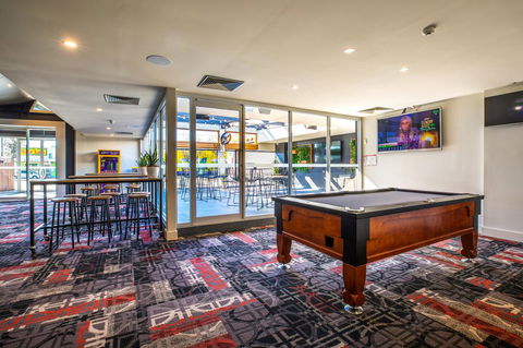 Nightcap At Finsbury Hotel - Holiday Adelaide 5