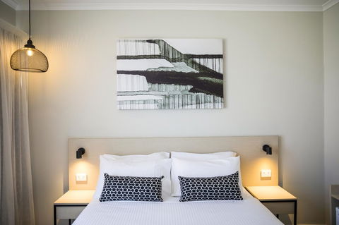 Nightcap At Finsbury Hotel - Holiday Adelaide 24