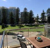 Luxury Beachside Accomodation - Holiday Adelaide