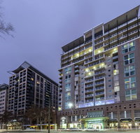 Oaks Embassy - Holiday Adelaide