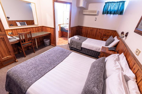 Astor Inn - Holiday Adelaide 10