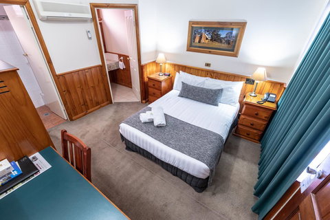 Astor Inn - Holiday Adelaide 2