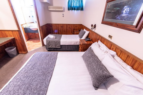 Astor Inn - Holiday Adelaide 9