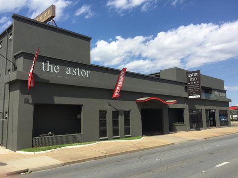 Astor Inn - Holiday Adelaide 3
